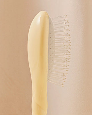 N.04 The Small Detangling & Massaging HairBrush IVORY CAIR