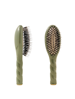 N.02 The Small Care & Detangling HairBrush ALMOND GREEN