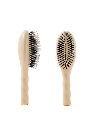 N.03 The Small For Sensitive Scalp HairBrush CREAMY WHITE